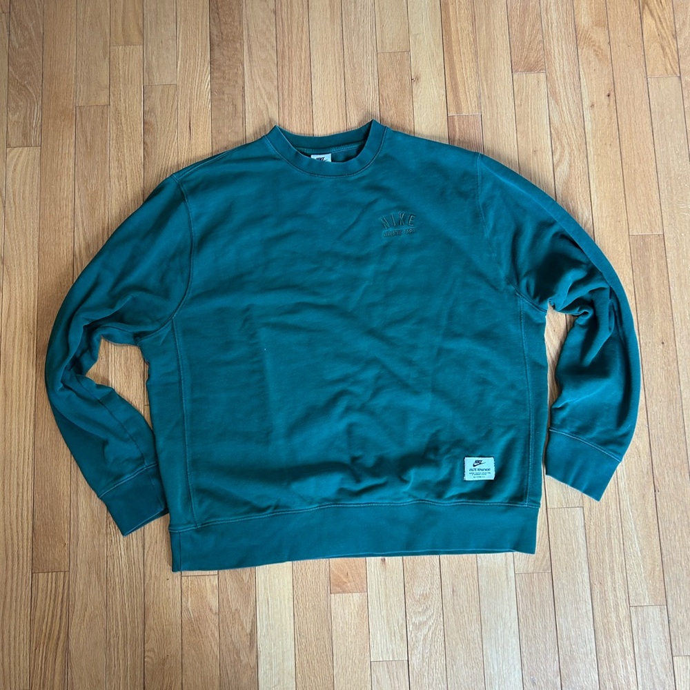 Nike Men's Crewneck Sweater in Forest Green